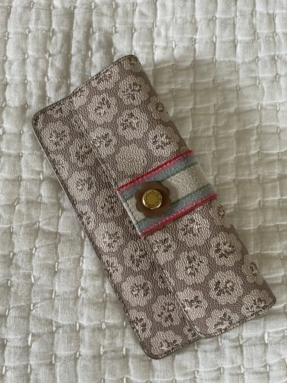 Cath Kidston 🌸 Floral Embossed Wallet with Striped Snap Band - Picture 2 of 4
